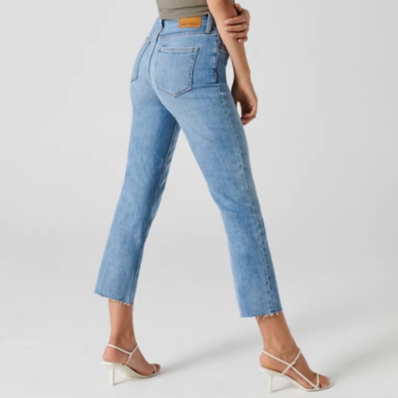 🆕️ Aritzia Denim Forum Jeans. High Rise Style. - Picture 1 of 11